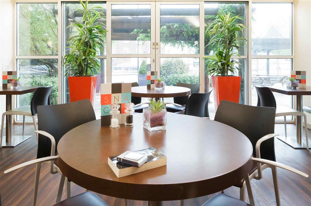 Фото Ibis Cardiff