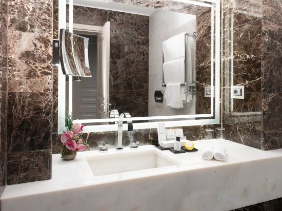 Фото The First Roma Arte