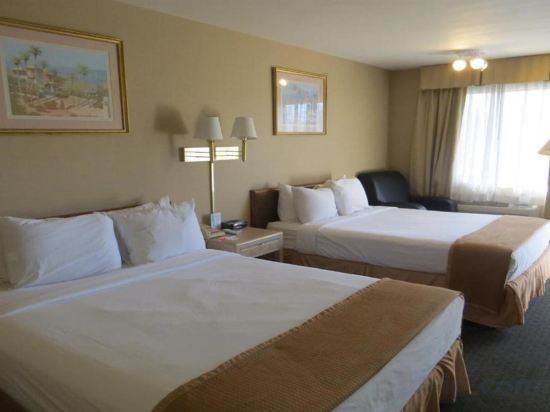 Фото Howard Johnson by Wyndham Torrance