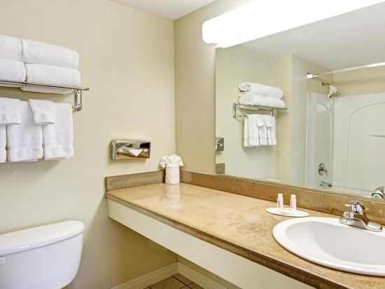 Фото Ramada by Wyndham Anchorage Downtown