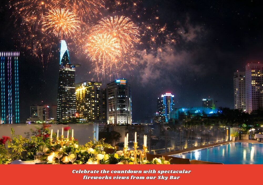 Фото Happy Life Grand Hotel & Sky Bar