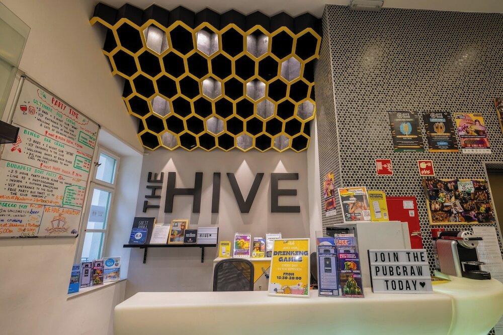 Фото The Hive Party Hostel