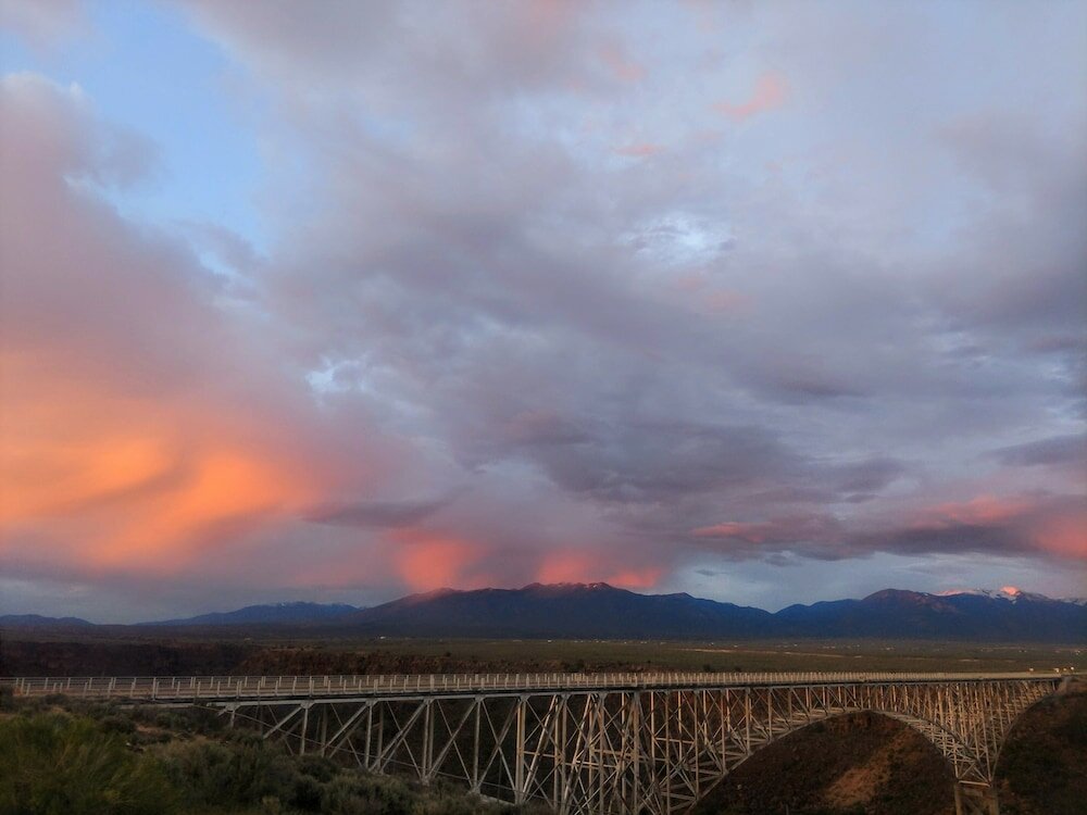 Фото Sagebrush Inn & Suites