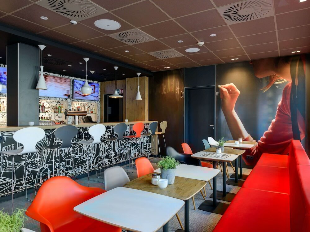 Фото B&b Hotel Wuppertal-City