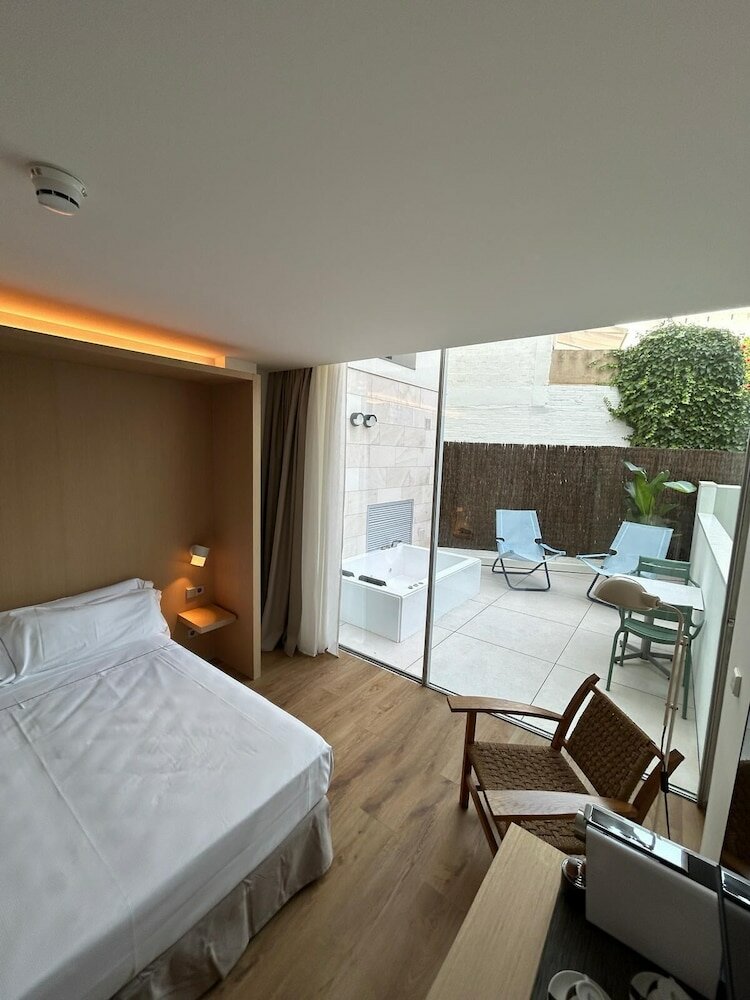 Фото Alenti Sitges Hotel