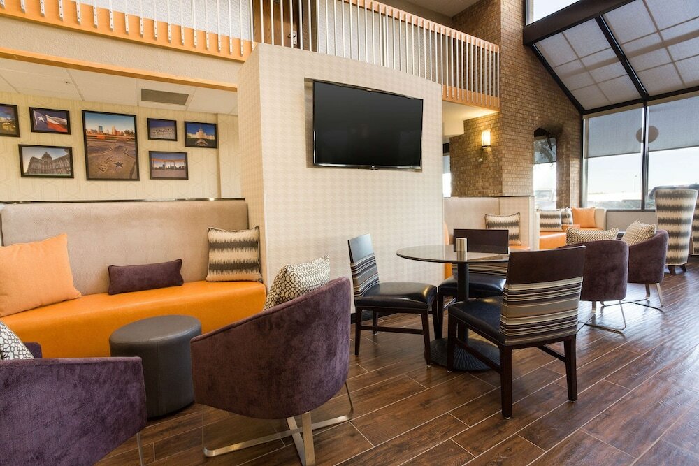 Фото Drury Inn & Suites Austin North