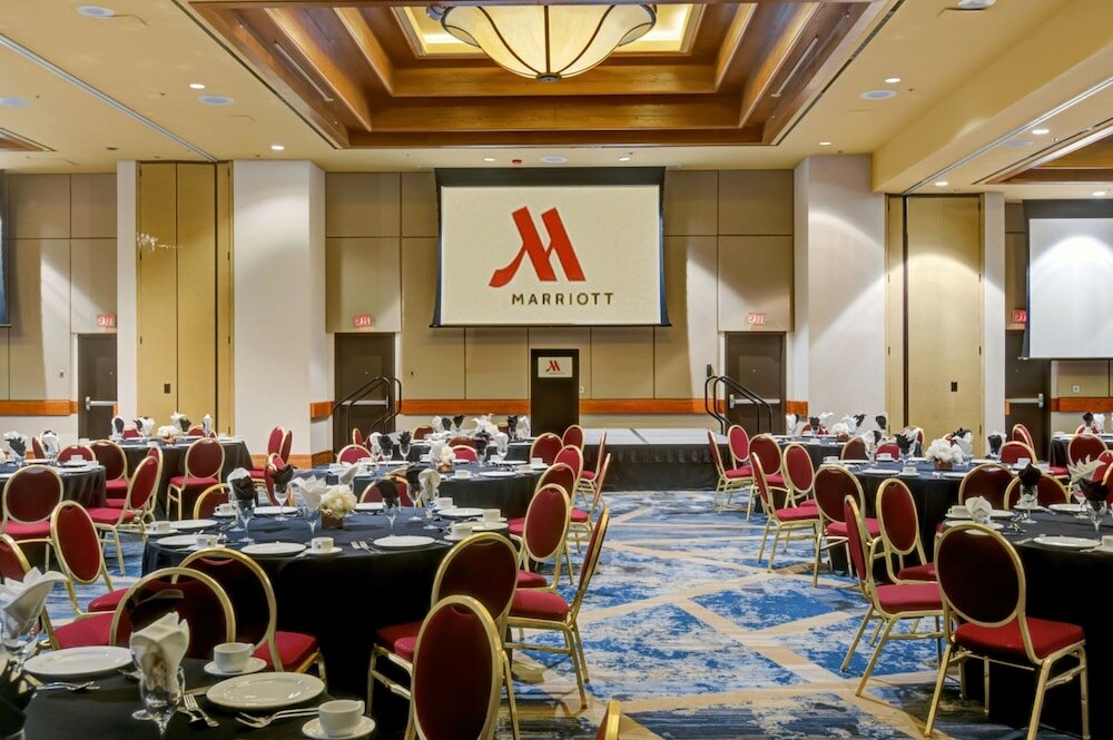 Фото Marriott Tulsa Hotel Southern Hills