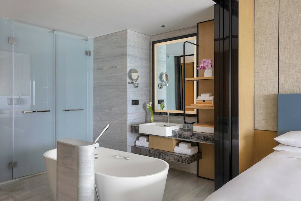 Фото Xuzhou Marriott Hotel Lakeview
