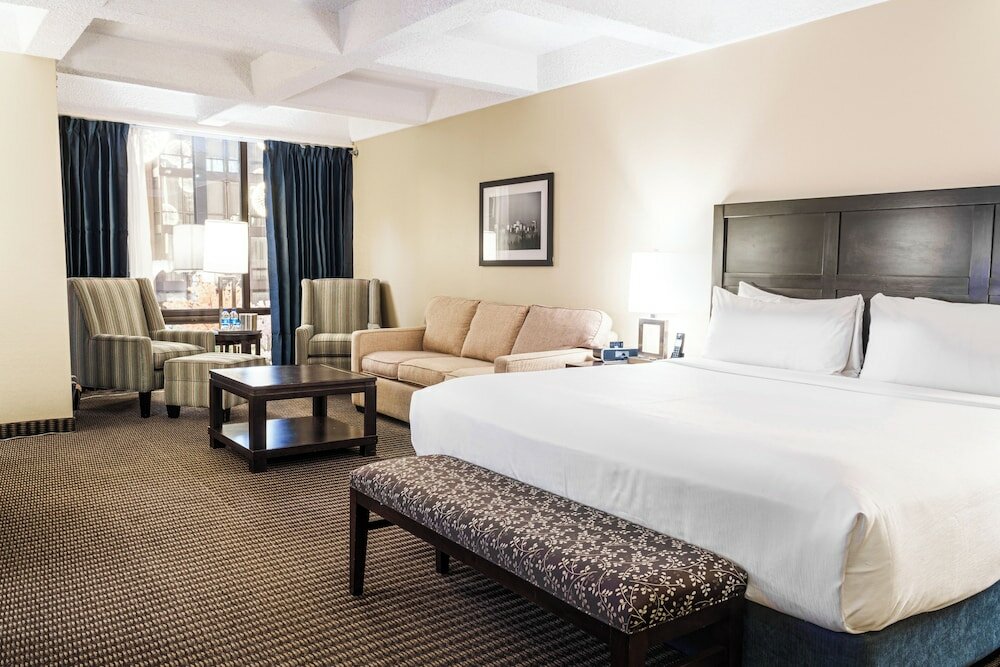 Фото Wyndham Edmonton Hotel and Conference Centre