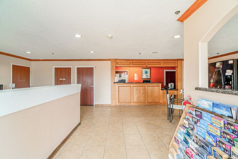 Фото Fairway Inn La Porte