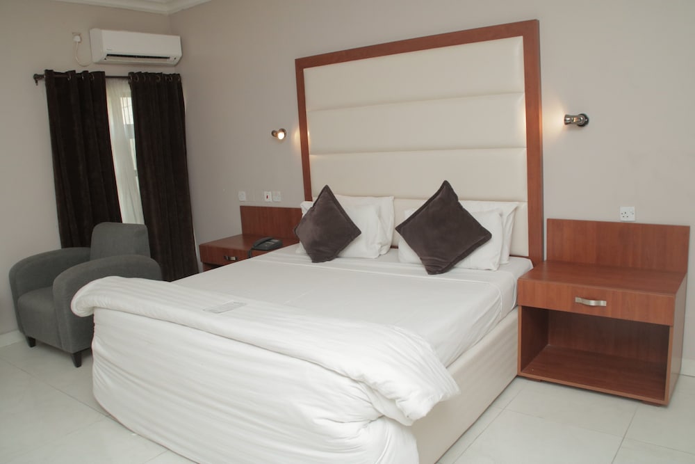 Фото Denis Hotel