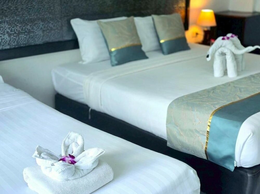 Фото RedDoorz I Talay Resort