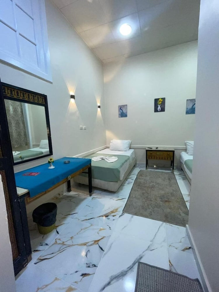 Фото One Season Hostel