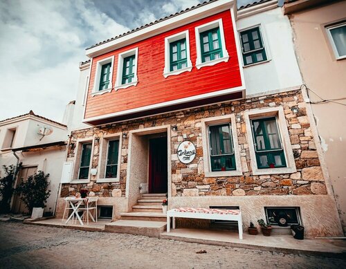 Гостиница Gelincik Otel в Бозджааде