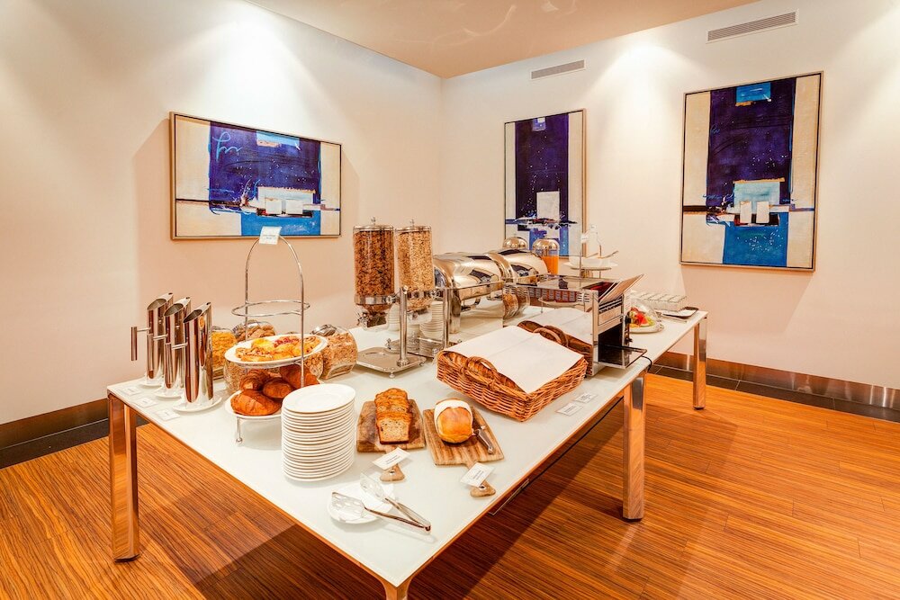 Фото Mantra Charles Hotel Launceston