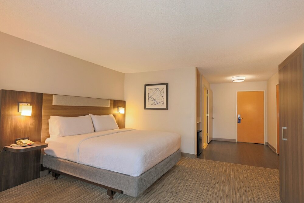 Фото Holiday Inn Express & Suites Raleigh North - Wake Forest, an Ihg Hotel