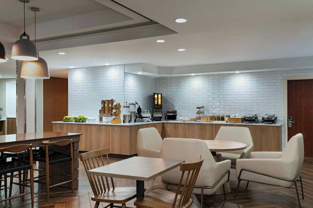 Фото Fairfield Inn by Marriott Medford Long Island