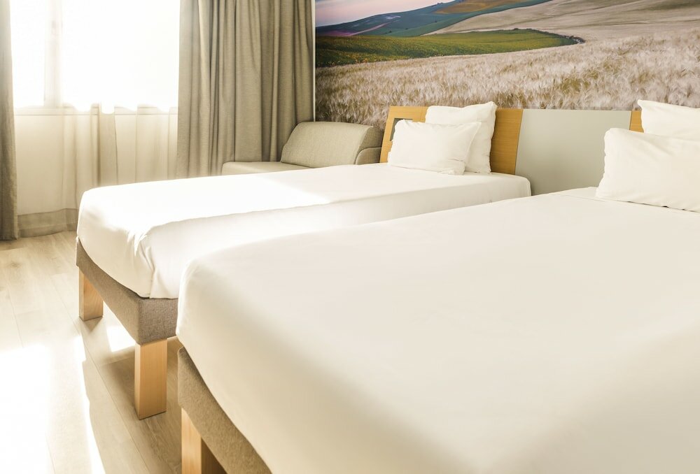 Фото Novotel Sevilla