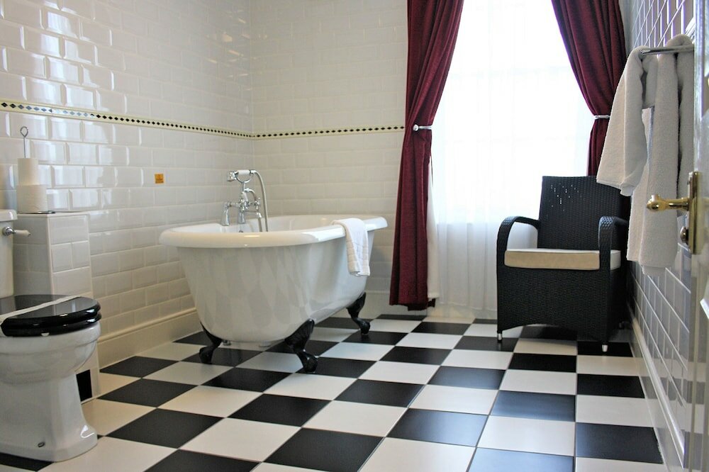 Фото The Canterbury Hotel