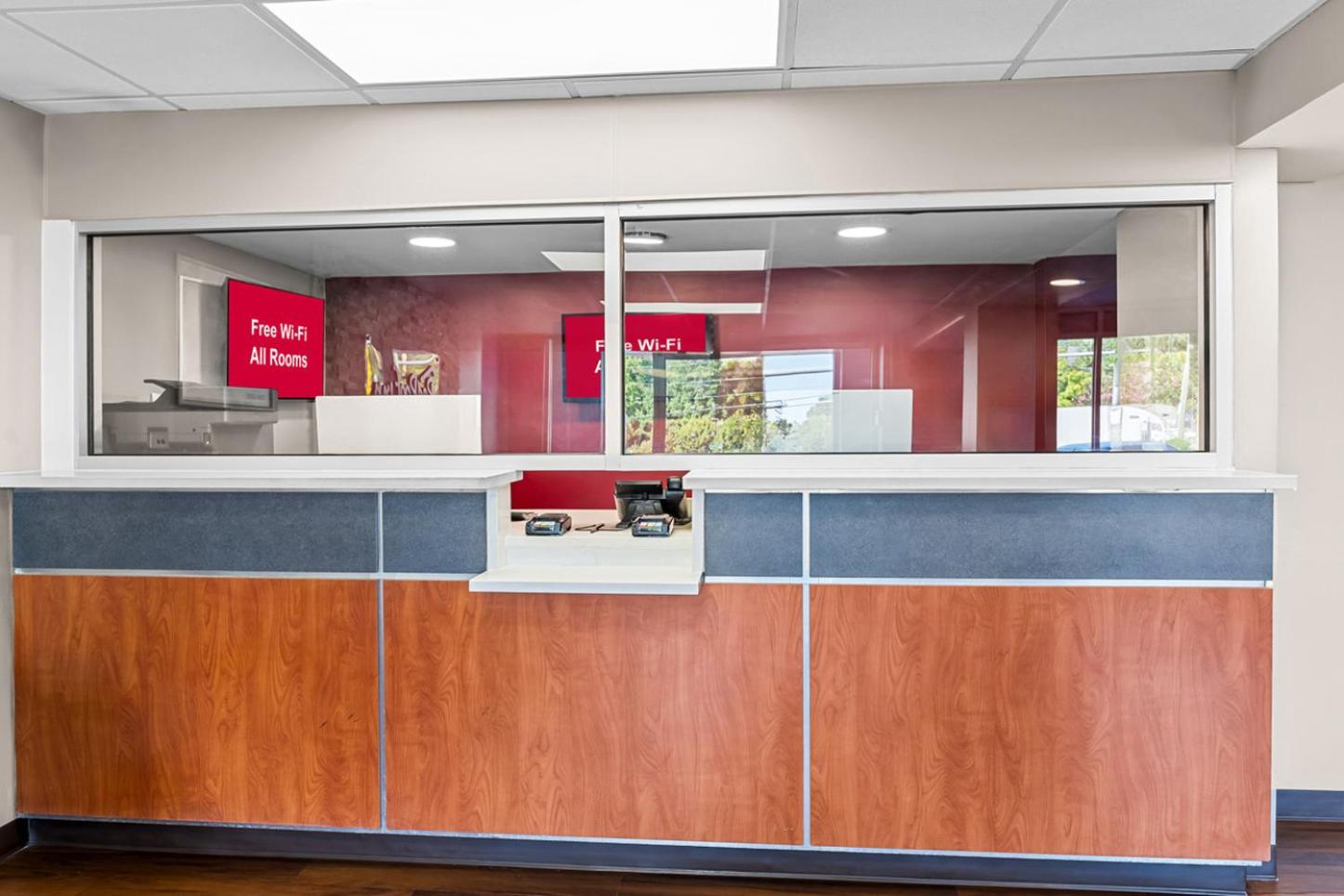 Фото HomeTowne Studios by Red Roof Richmond - Airport/Sandston