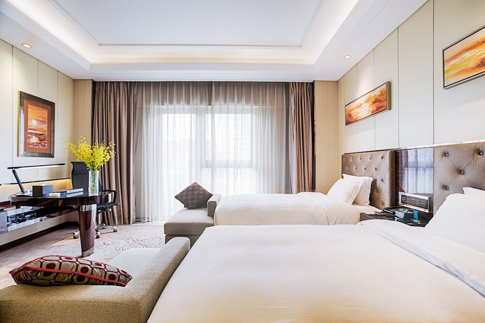 Фото Vaya International Hotel