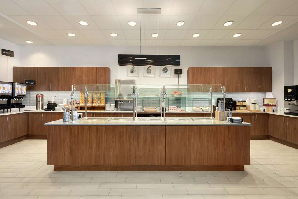 Фото Embassy Suites Indianapolis Downtown