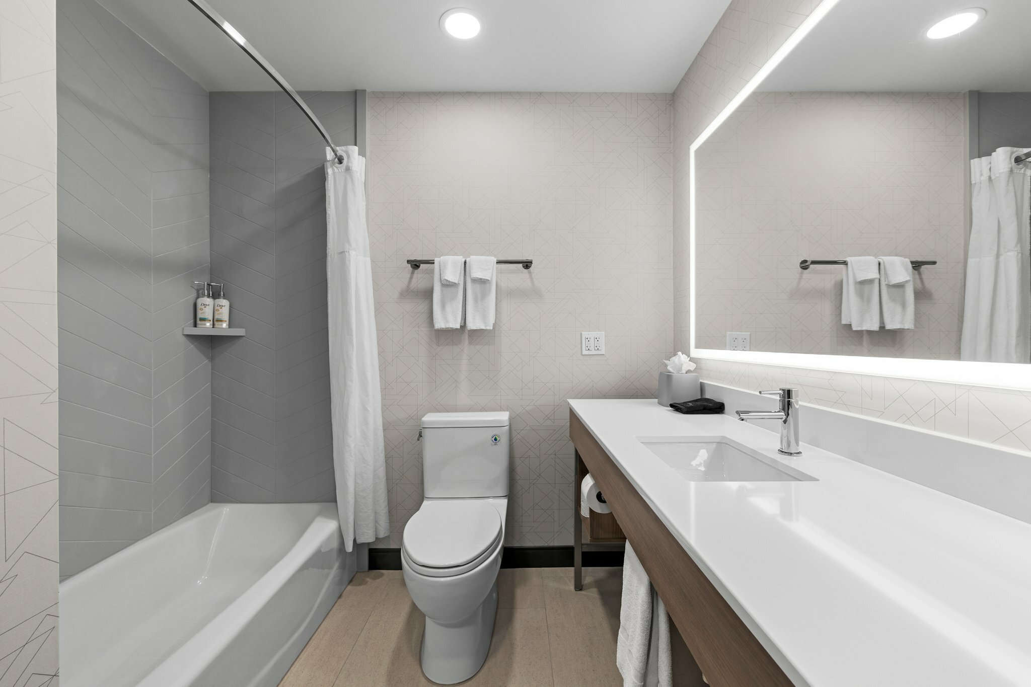 Фото Holiday Inn Express Hotel & Suites Santa Cruz, an Ihg Hotel