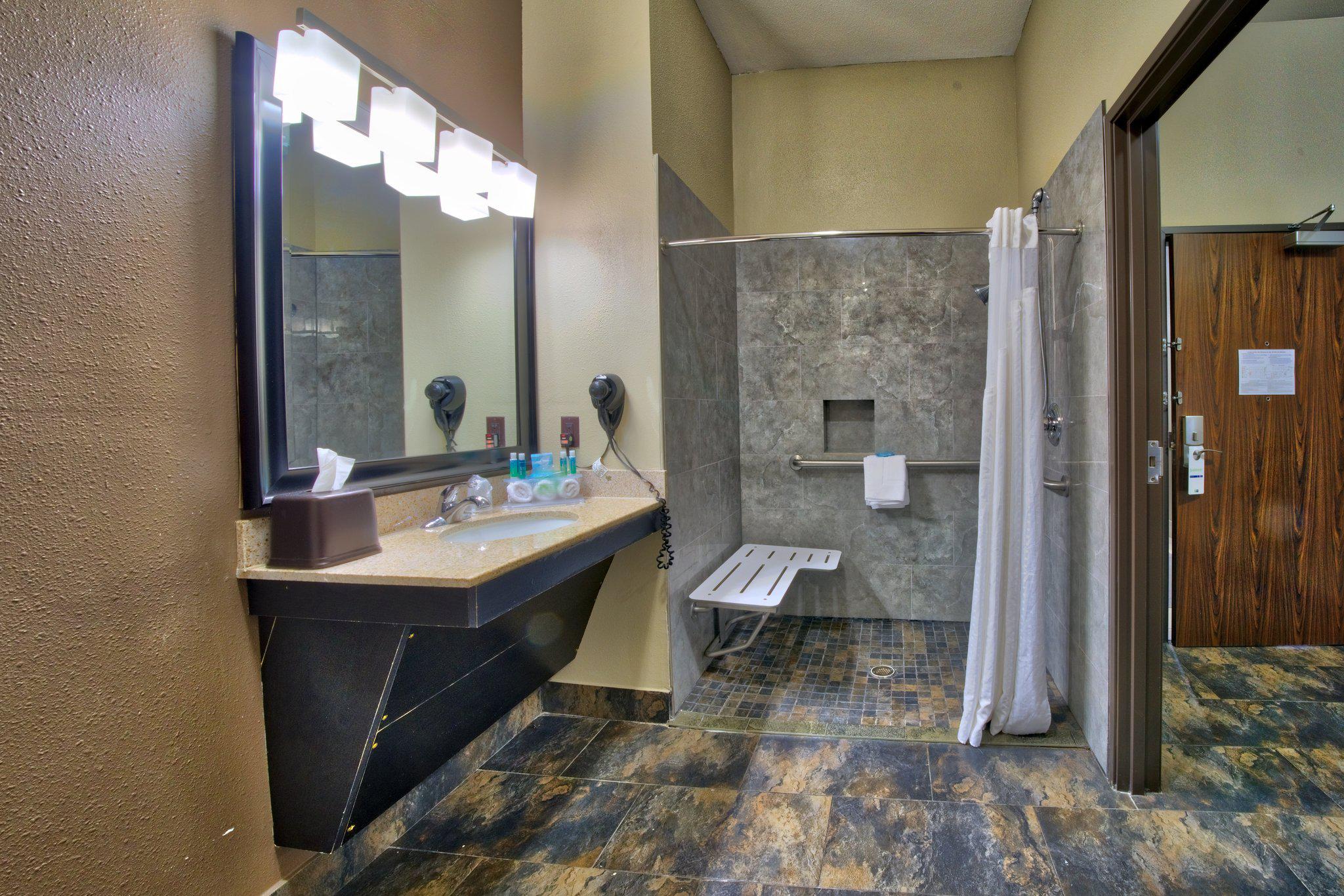 Фото Holiday Inn Express Hotel & Suites Lubbock South, an Ihg Hotel