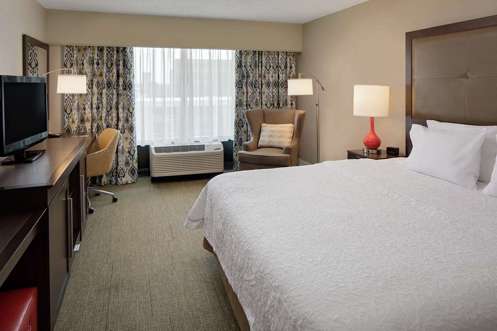 Фото Hampton Inn Louisville Downtown