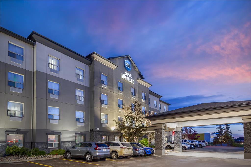 Фото Best Western Wainwright Inn & Suites