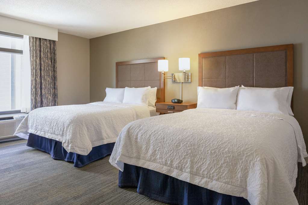 Фото Hampton Inn & Suites Nashville Downtown