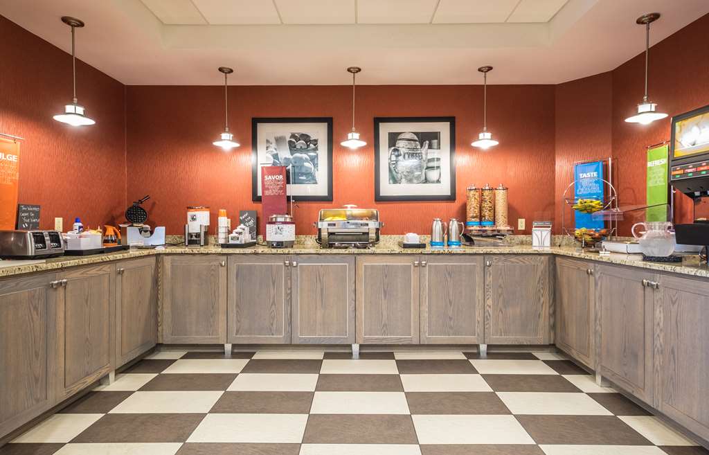 Фото Hampton Inn Freeport/Brunswick