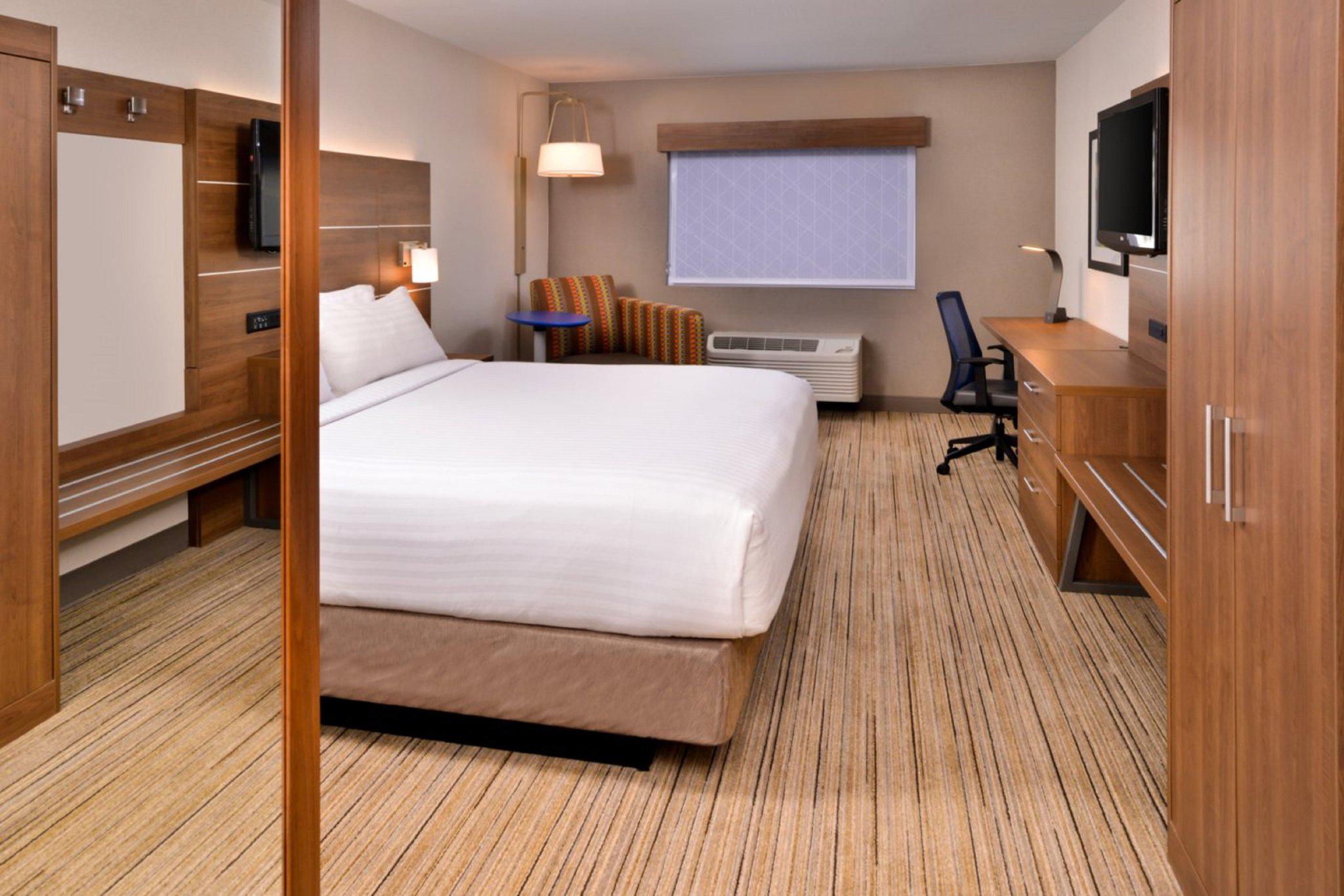 Фото Holiday Inn Express Walnut Creek, an Ihg Hotel