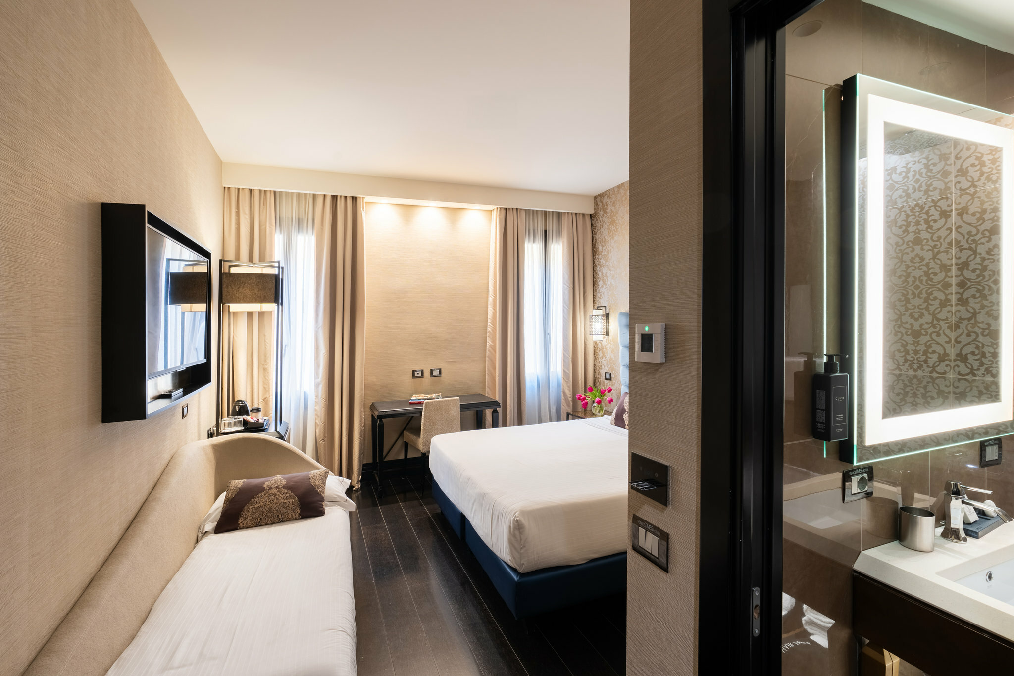 Фото Venice Times Hotel