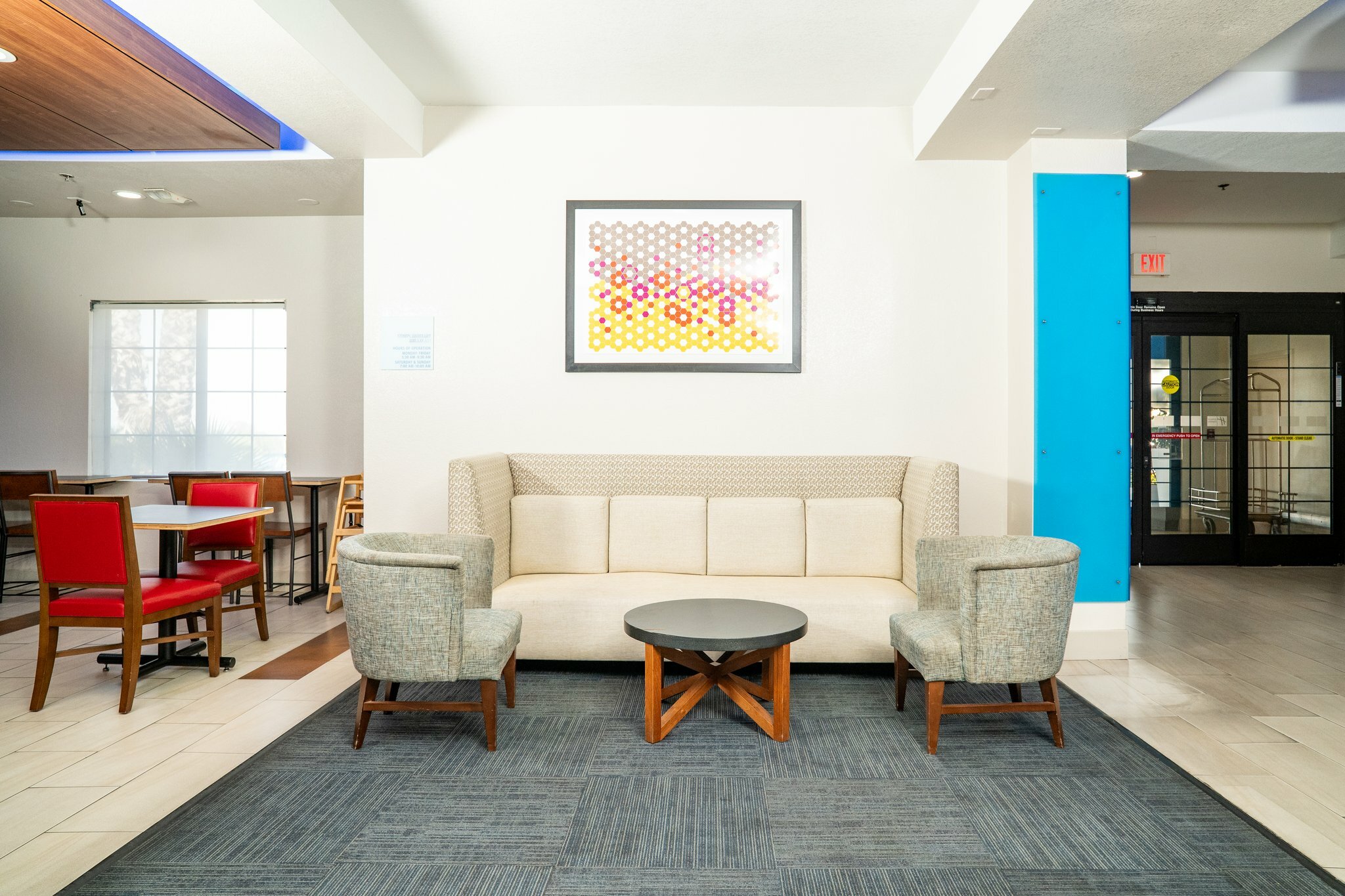 Фото Holiday Inn Express Hotel & Suites Hesperia, an Ihg Hotel