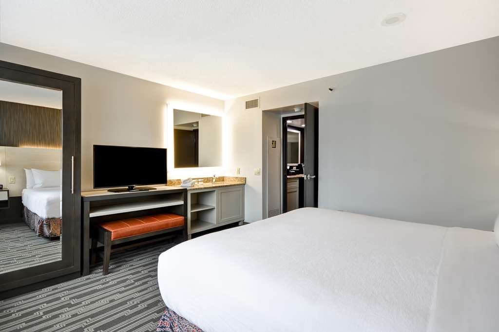 Фото Embassy Suites Hotel Charlotte