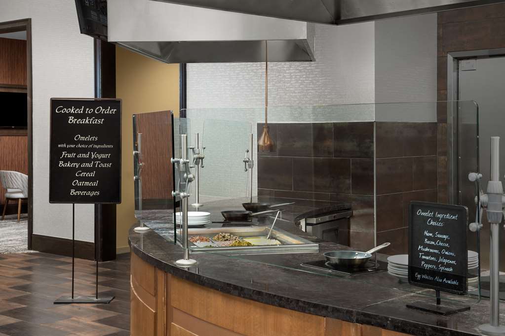 Фото Embassy Suites Springfield