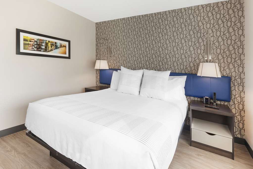 Фото GLō Best Western Mississauga Corporate Centre