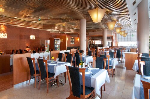Гостиница Holiday Inn Helsinki - Vantaa Airport в Вантаа