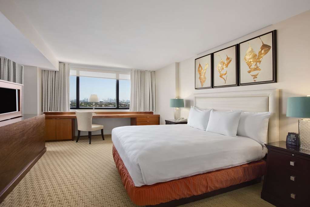 Фото Hilton Miami Airport Blue Lagoon