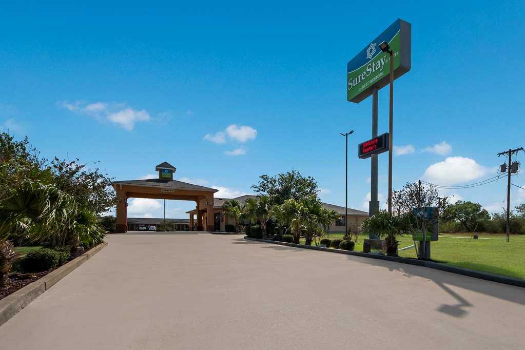 Фото SureStay Hotel by Best Western Falfurrias