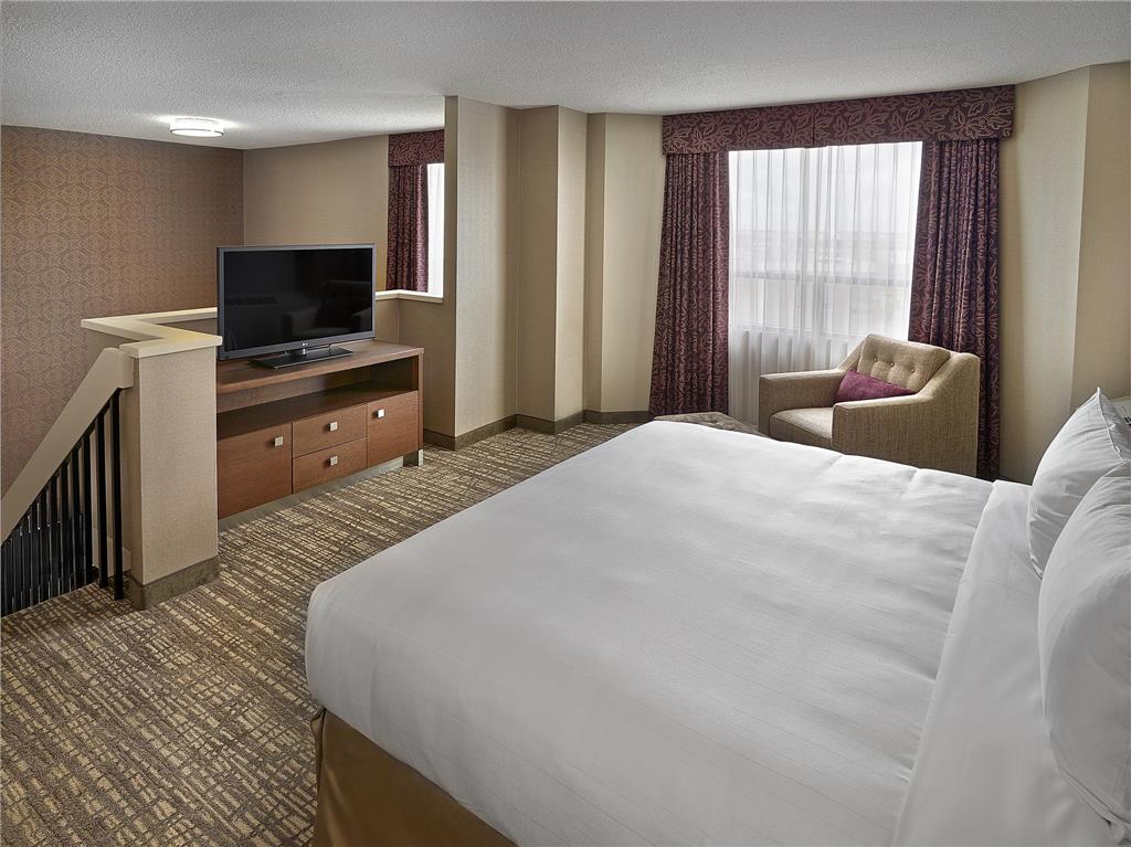 Фото DoubleTree by Hilton West Edmonton