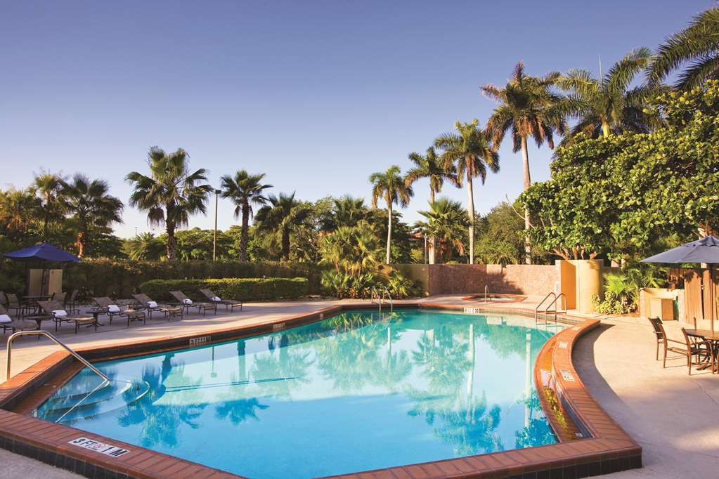 Фото Doubletree by Hilton Hotel Miami Airport & Convention Center