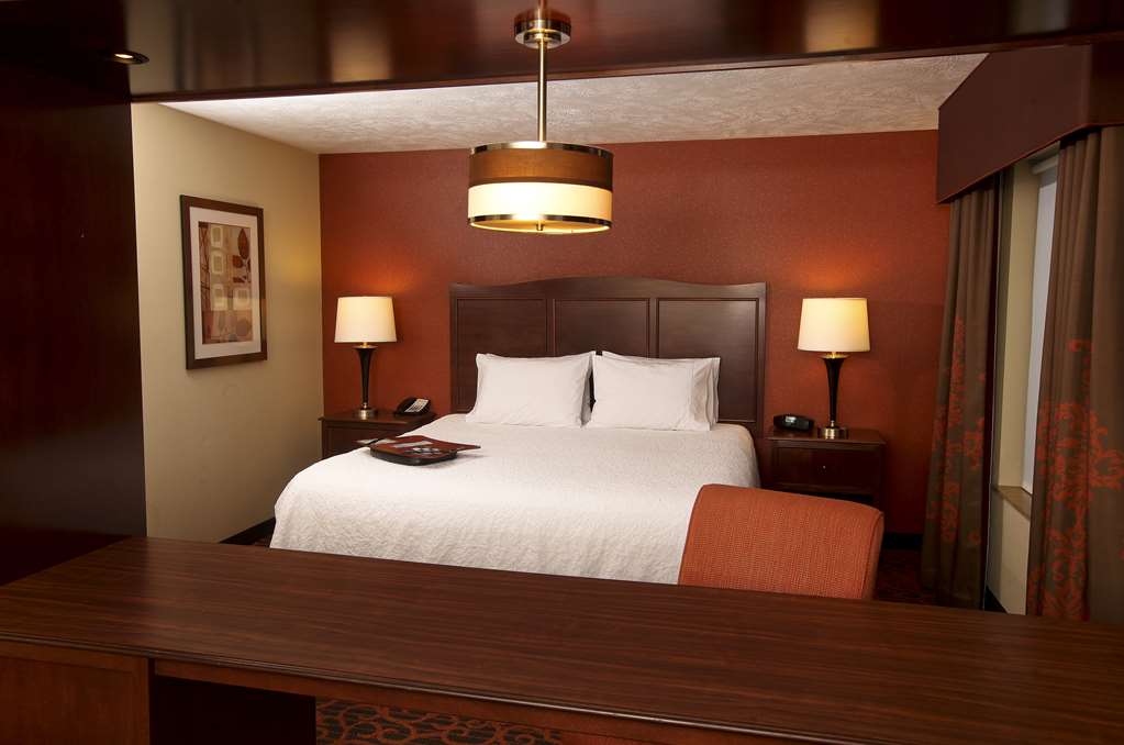 Фото Hampton Inn & Suites by Hilton Fargo Medical Center