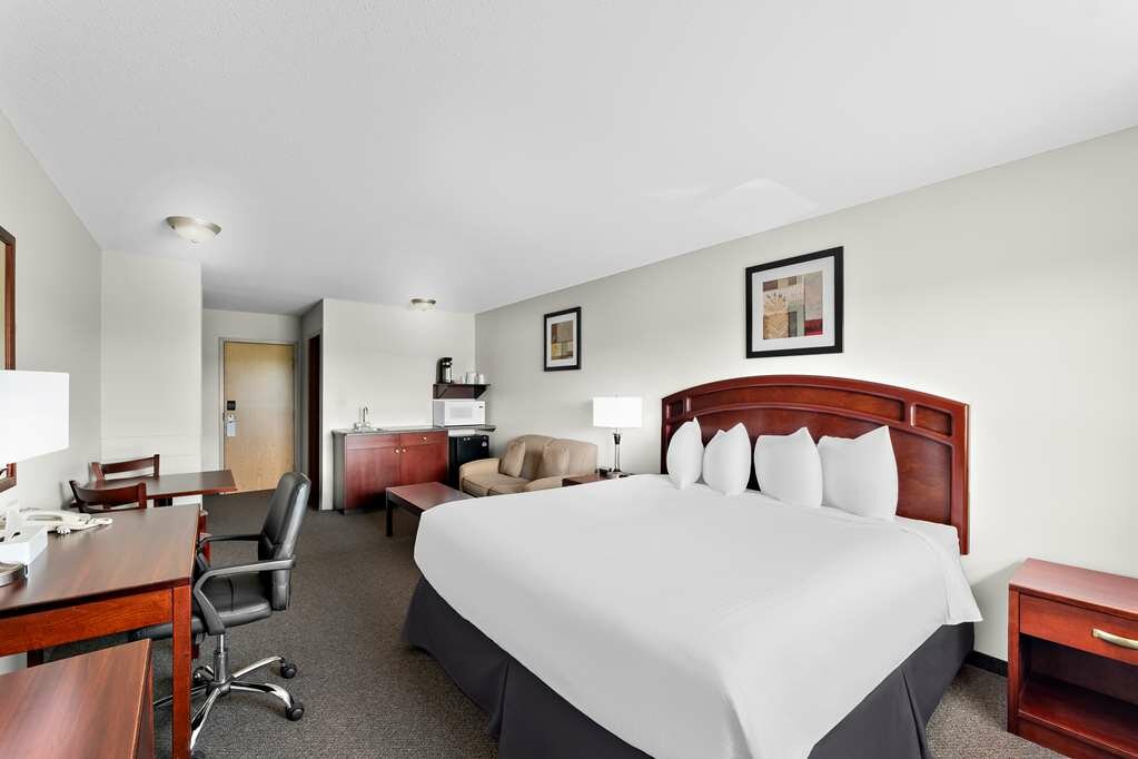 Фото Surestay Plus by Best Western Hardisty