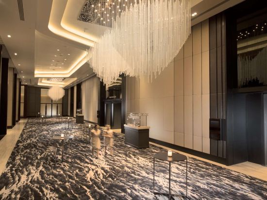 Фото Conrad Manila