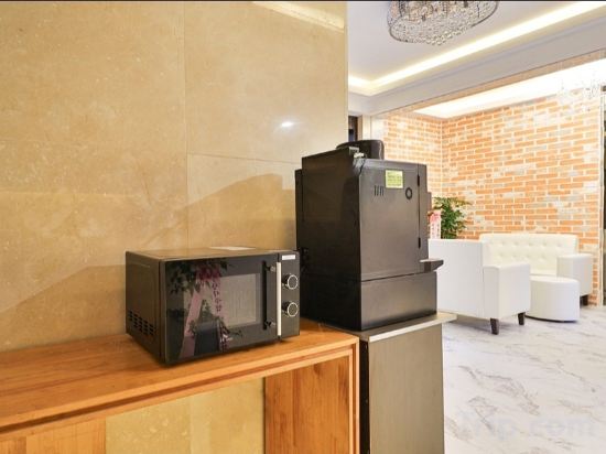 Фото Changwon Jinhae Almond Hotel