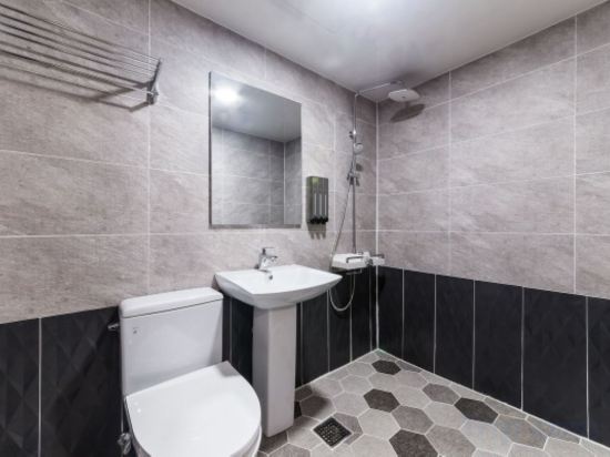 Фото Suwon Yeongtong K Hotel