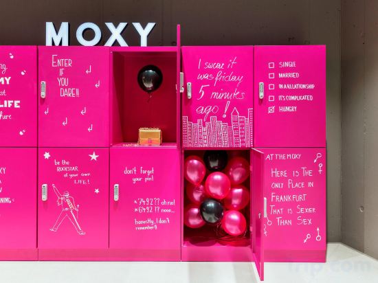 Фото Moxy Frankfurt City Center