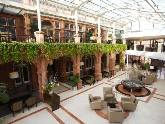 Фото The Crown London